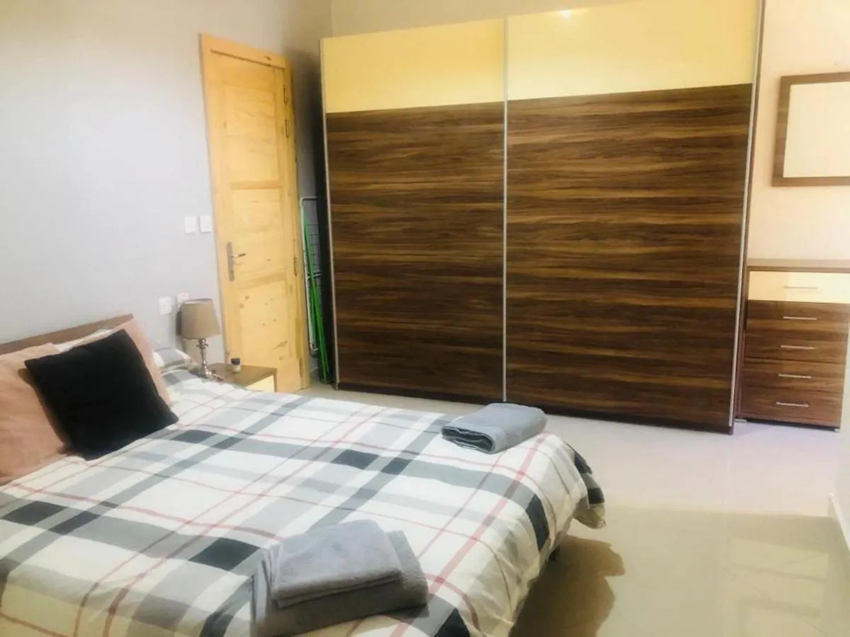 Ewa Apt - 3-Bed Near Sliema - St Julians Seafront Apartment