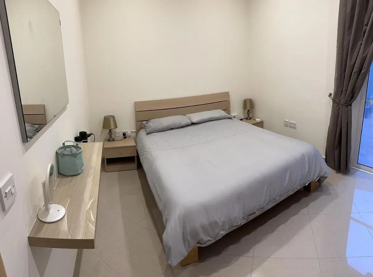 Ewa Apt - 3-Bed Near Sliema - St Julians Seafront Apartment