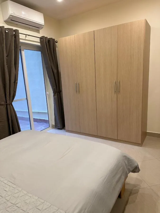 Ewa Apt - 3-Bed Near Sliema - St Julians Seafront Apartment